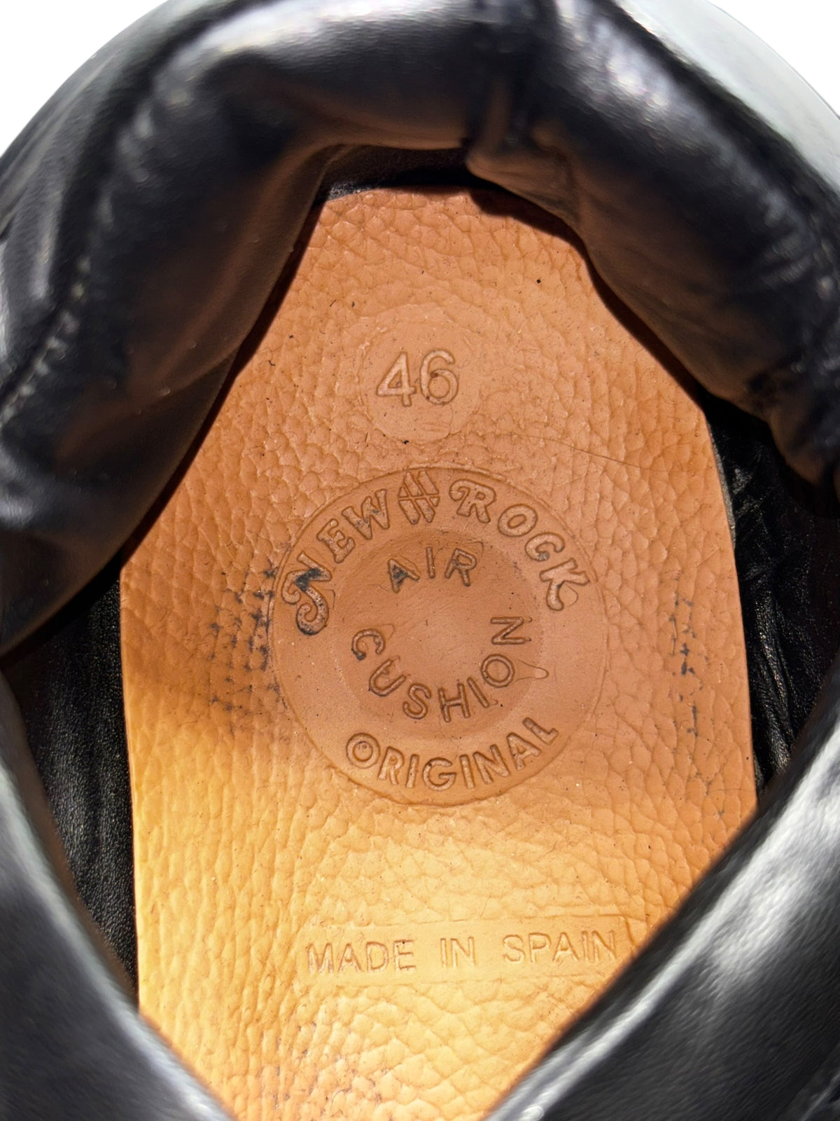 Black platform boot insole with size 46 and “Made in Spain” branding