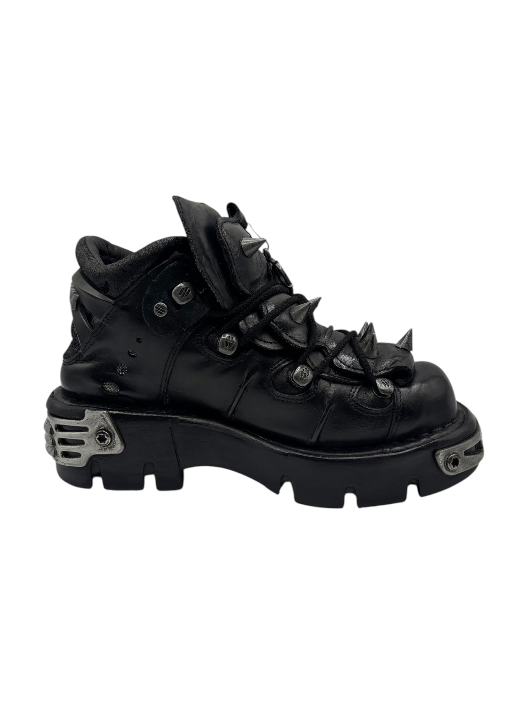 New Rock M106 spiky platform boots size 38