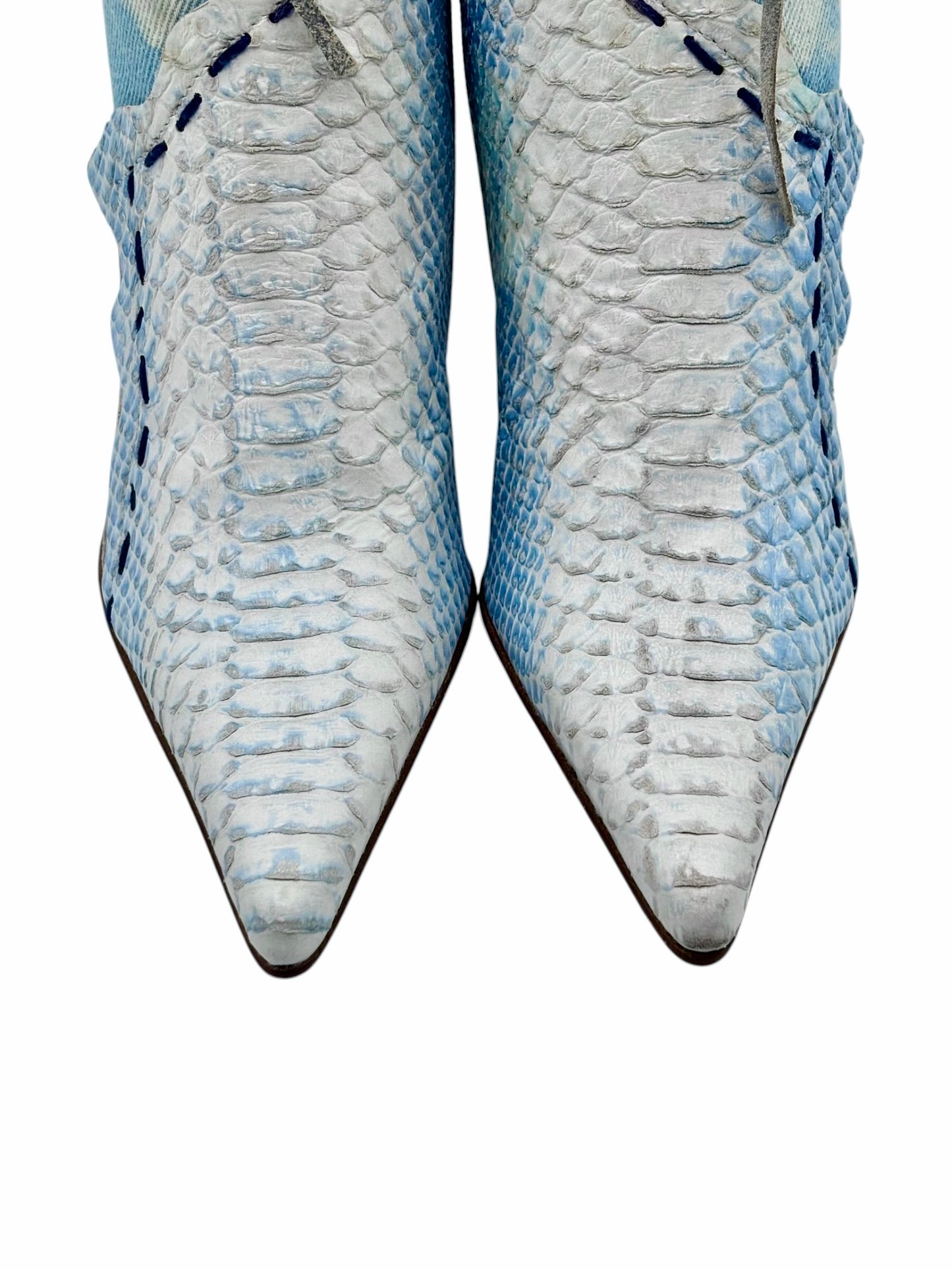 Beautiful vintage El Dantes light blue snake leather heels