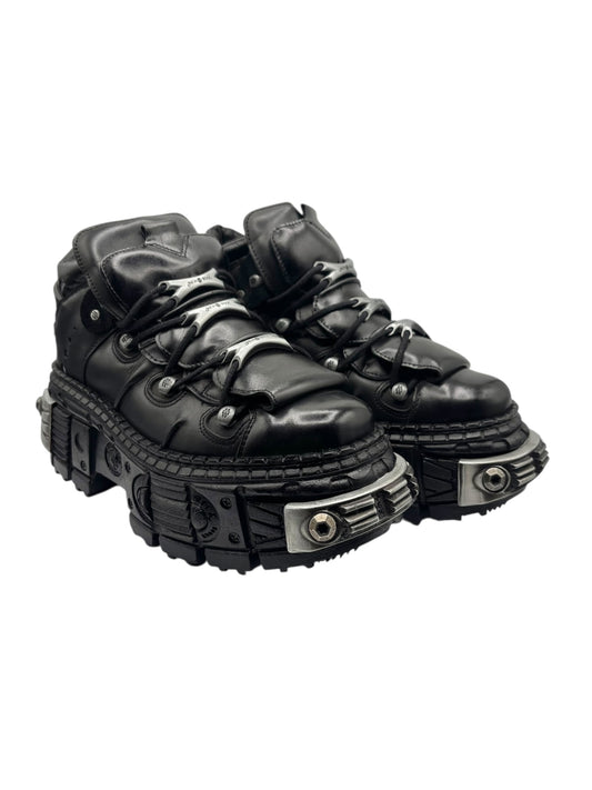 New Rock dark leather lace-up platform boots with wide tread and metal hardware