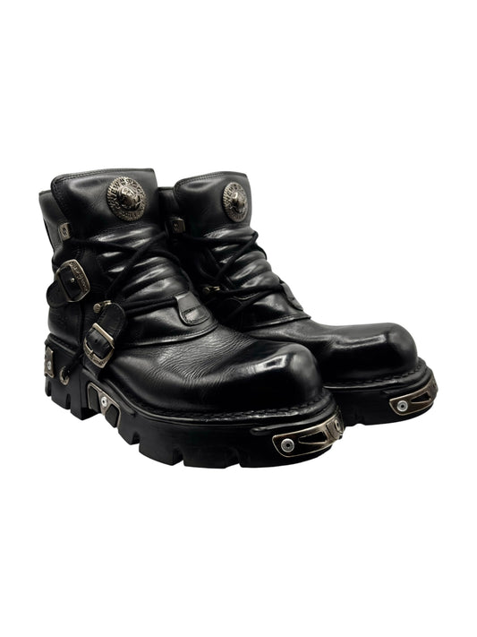 New Rock ankle boots with buckled straps, black leather look, chunky lug sole