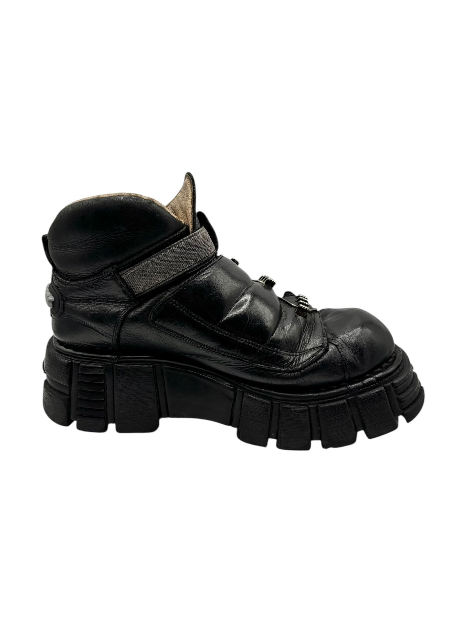 Vintage New Rock triple clasp platform boots size 40