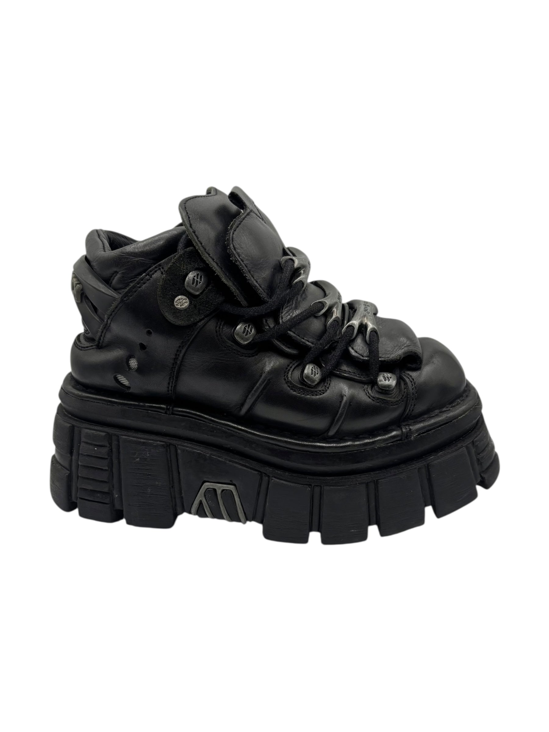 New Rock M106 platform boots size 36