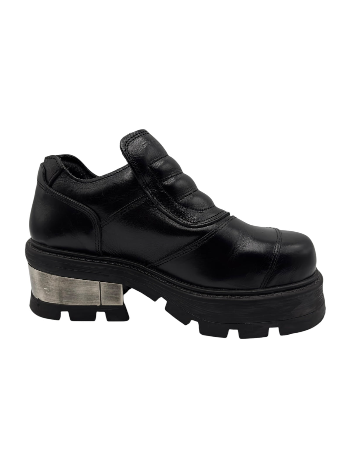 Black leather-look slip-on ankle platform boots with wide strap and lug outsole
