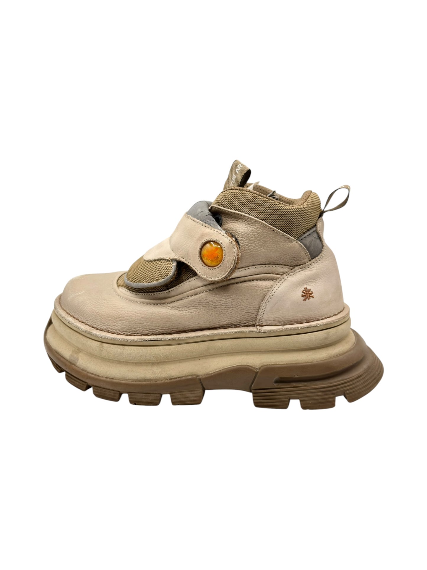 Vintage ART beige leather ankle boots
