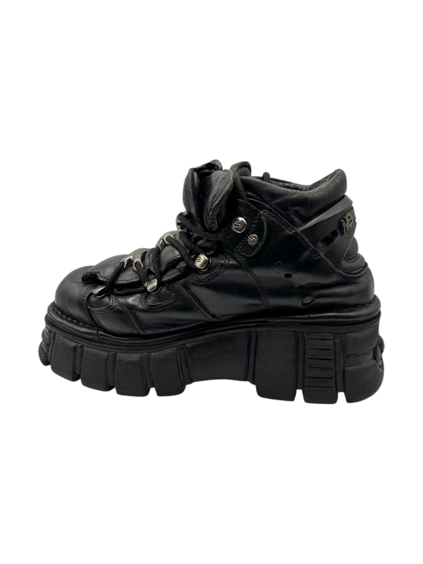 New Rock M106 platform boots size 40