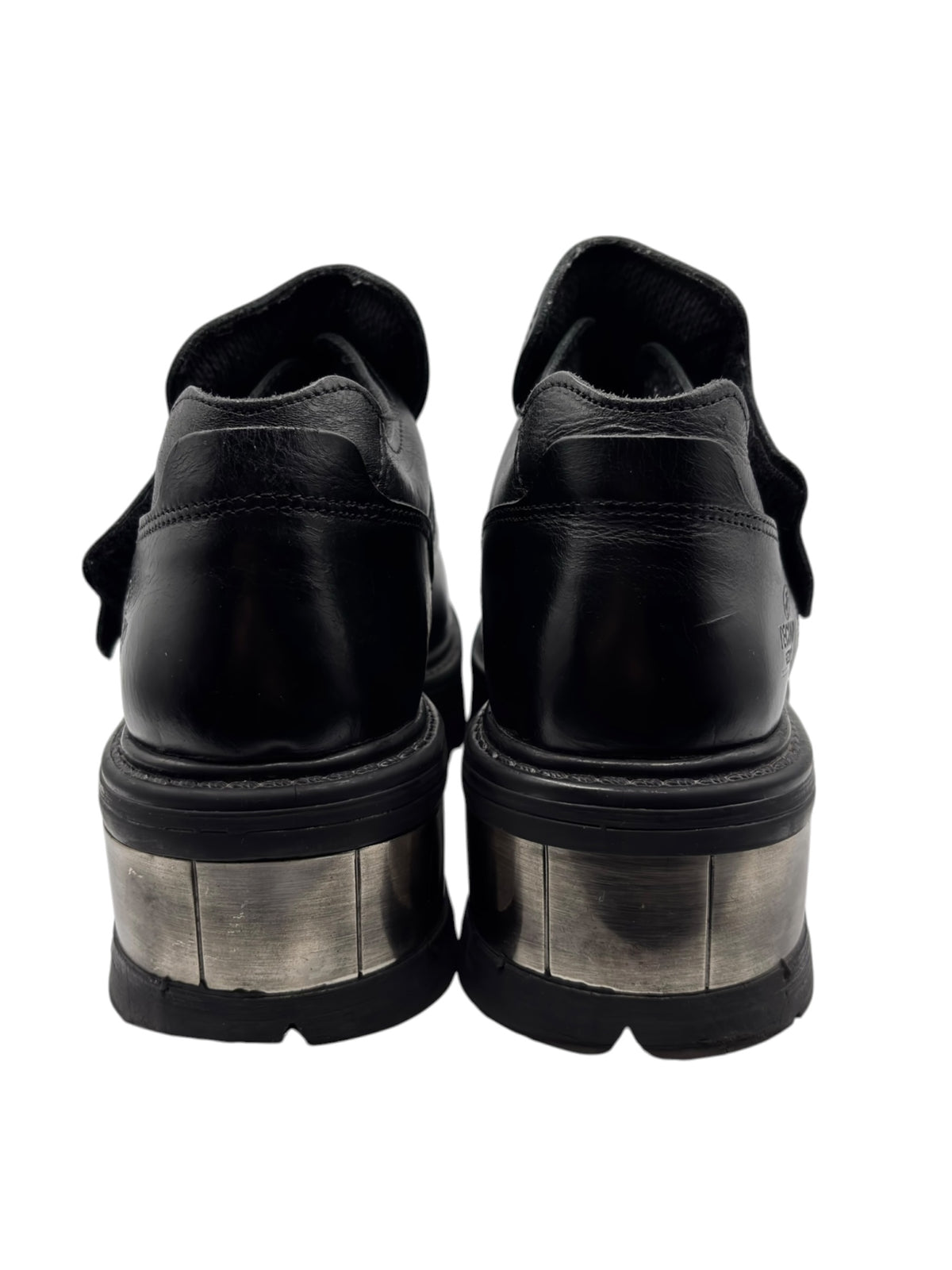 Black leather-look ankle platform boots with back pull-tab and chunky sole