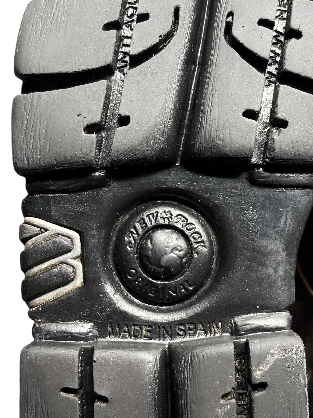 New Rock M-106-S1 outsole close-up with embossed logo and Made in Spain