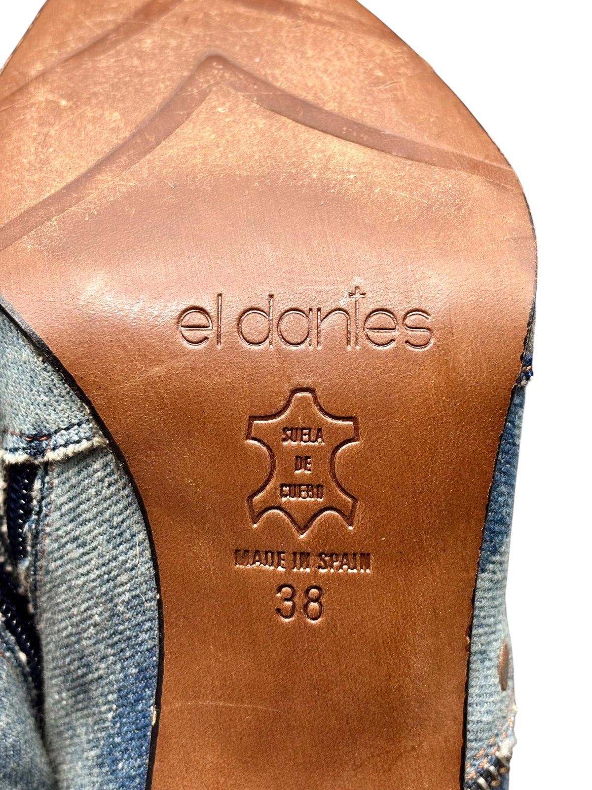 Boot insole with el dantes logo, star emblem, and size 38 marking.