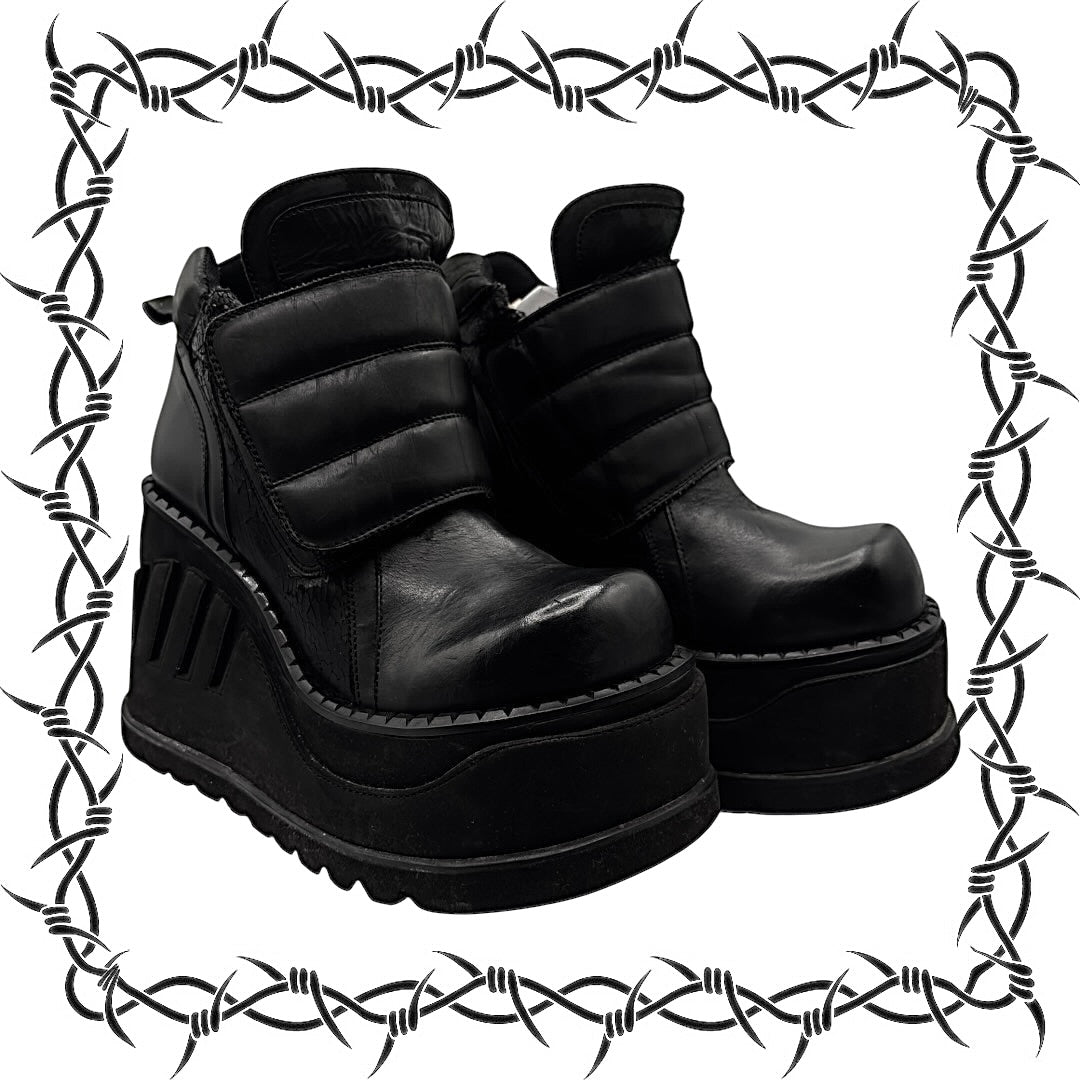 Vintage Sonax black leather platform boots