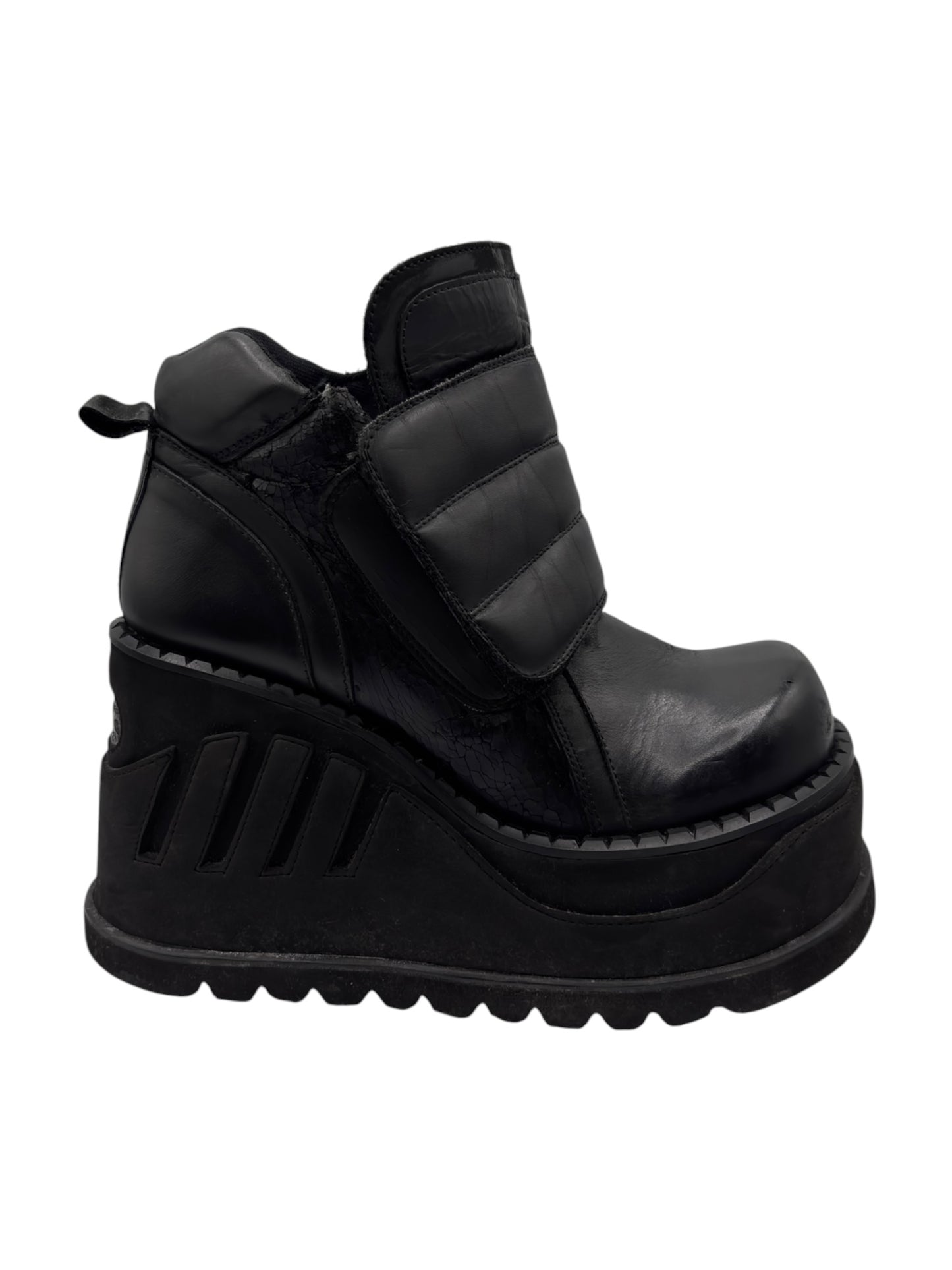 Vintage Sonax black leather platform boots