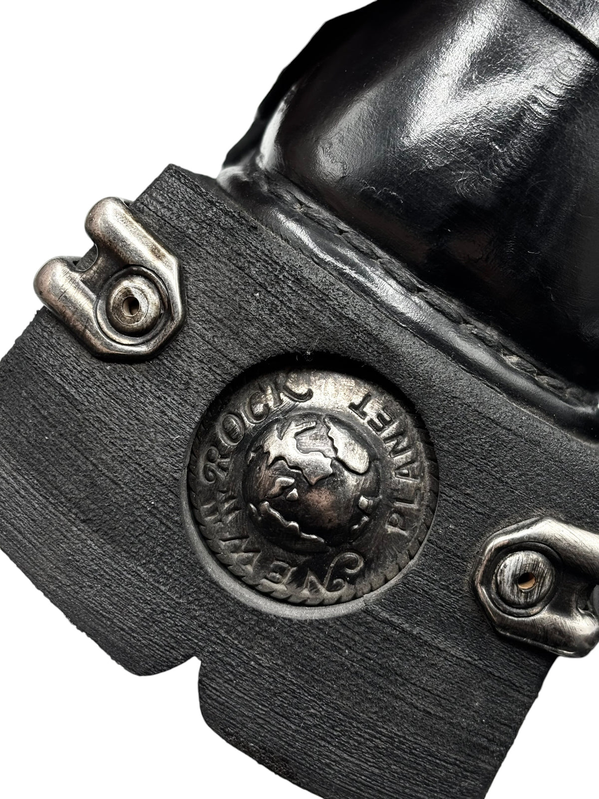 Vintage New Rock pluto platform boots: black leather strap with round New Rock emblem