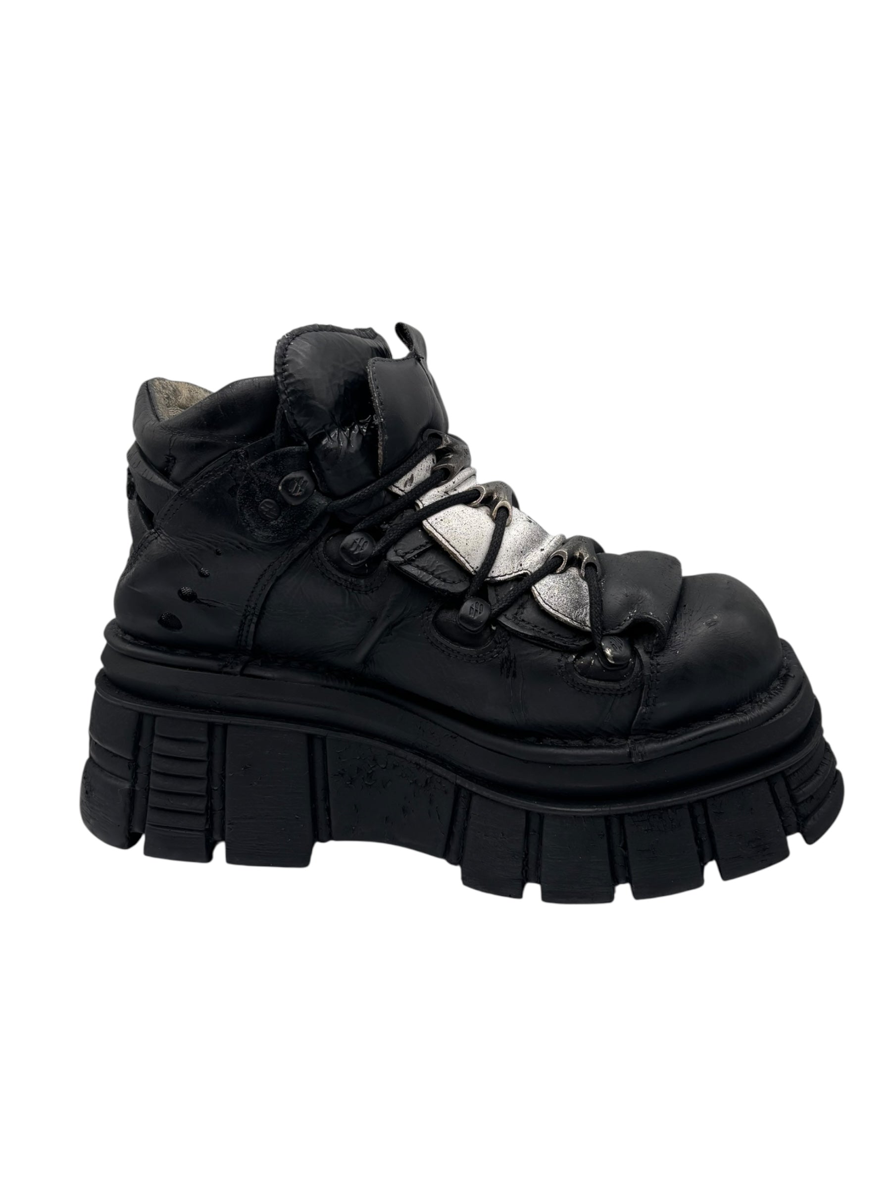 New Rock M-106 black and white platform boots size 42