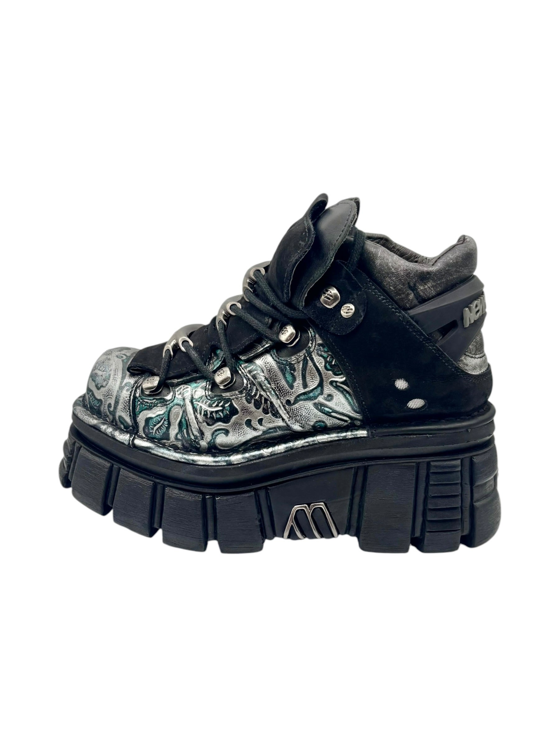 Rare vintage New Rock patterned M106 platform boots size 39
