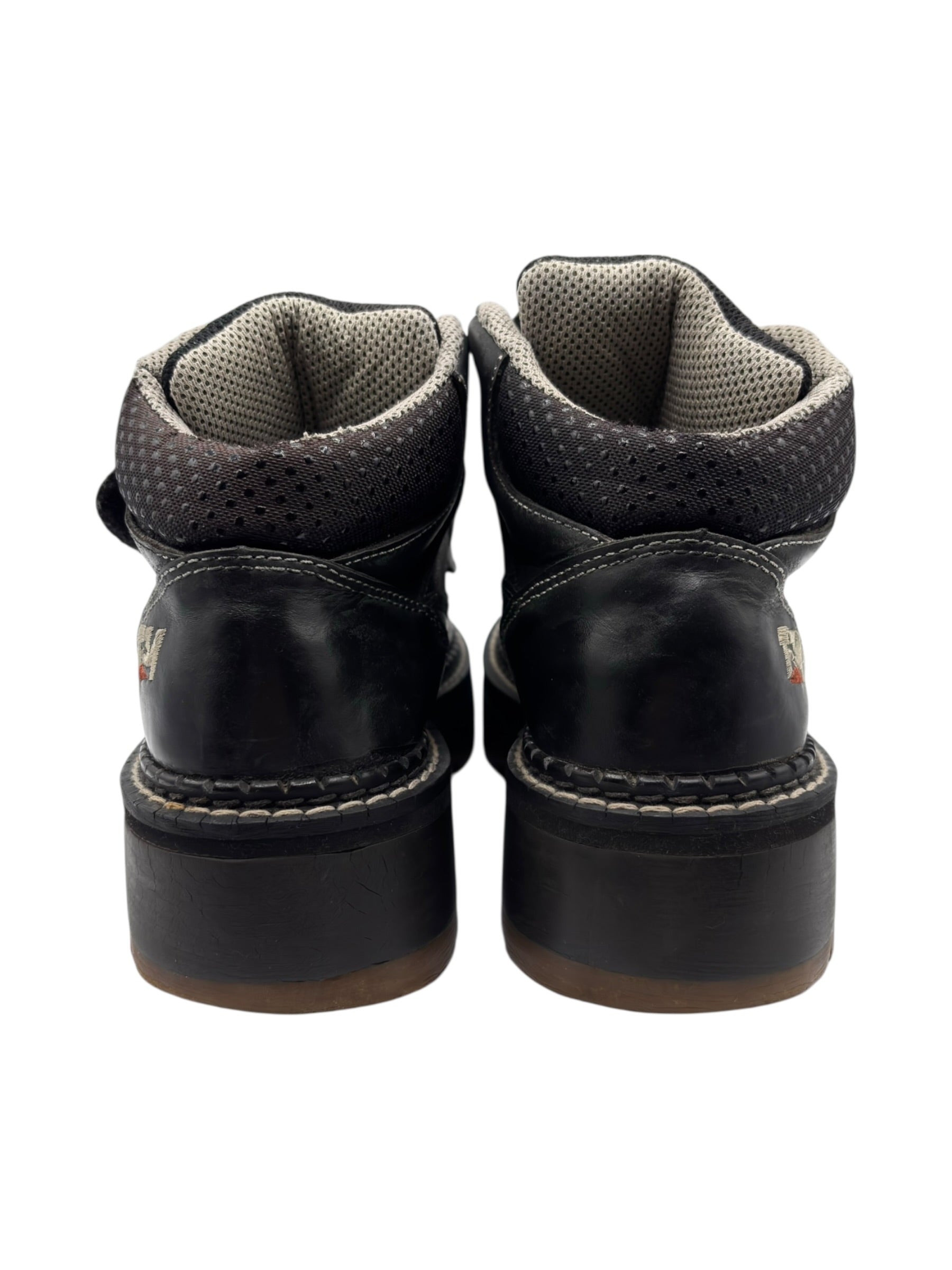 Vintage ART T-34 black platform boots size 38