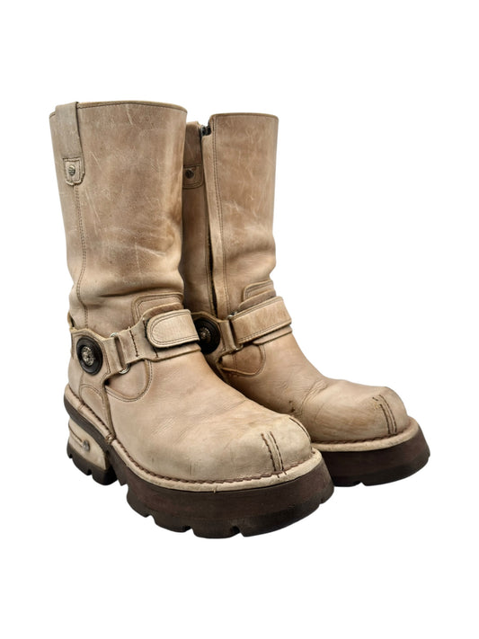 Beige leather biker boots with side zipper and buckled strap, worn vintage look