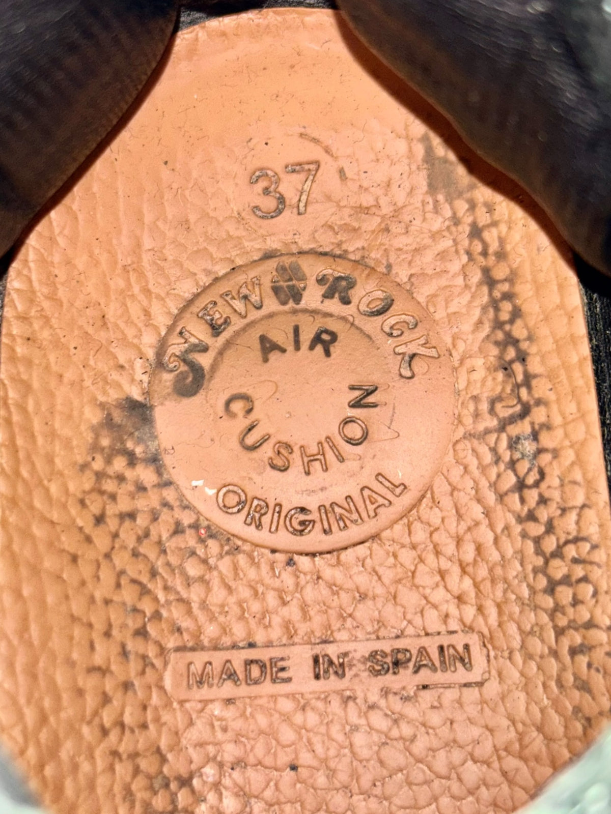 Black platform boots insole with “Air Cushion Original” and “Made in Spain” label