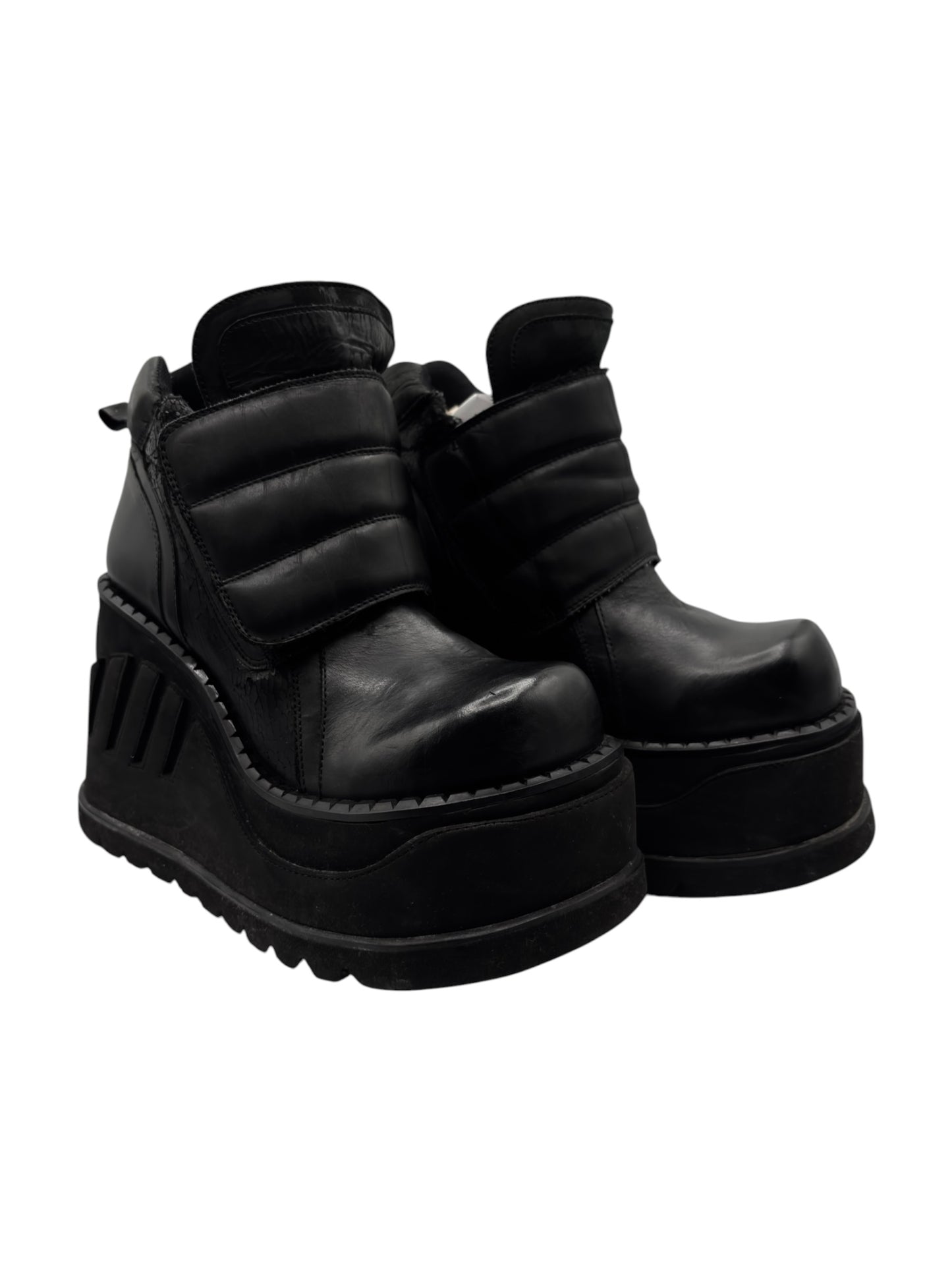 Vintage Sonax black leather platform boots