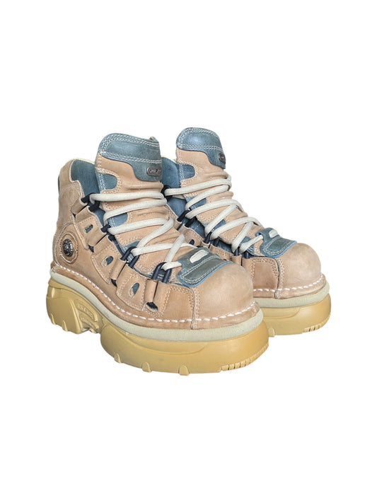 Beige and blue lace-up platform boots with chunky yellow sole and padded tongue