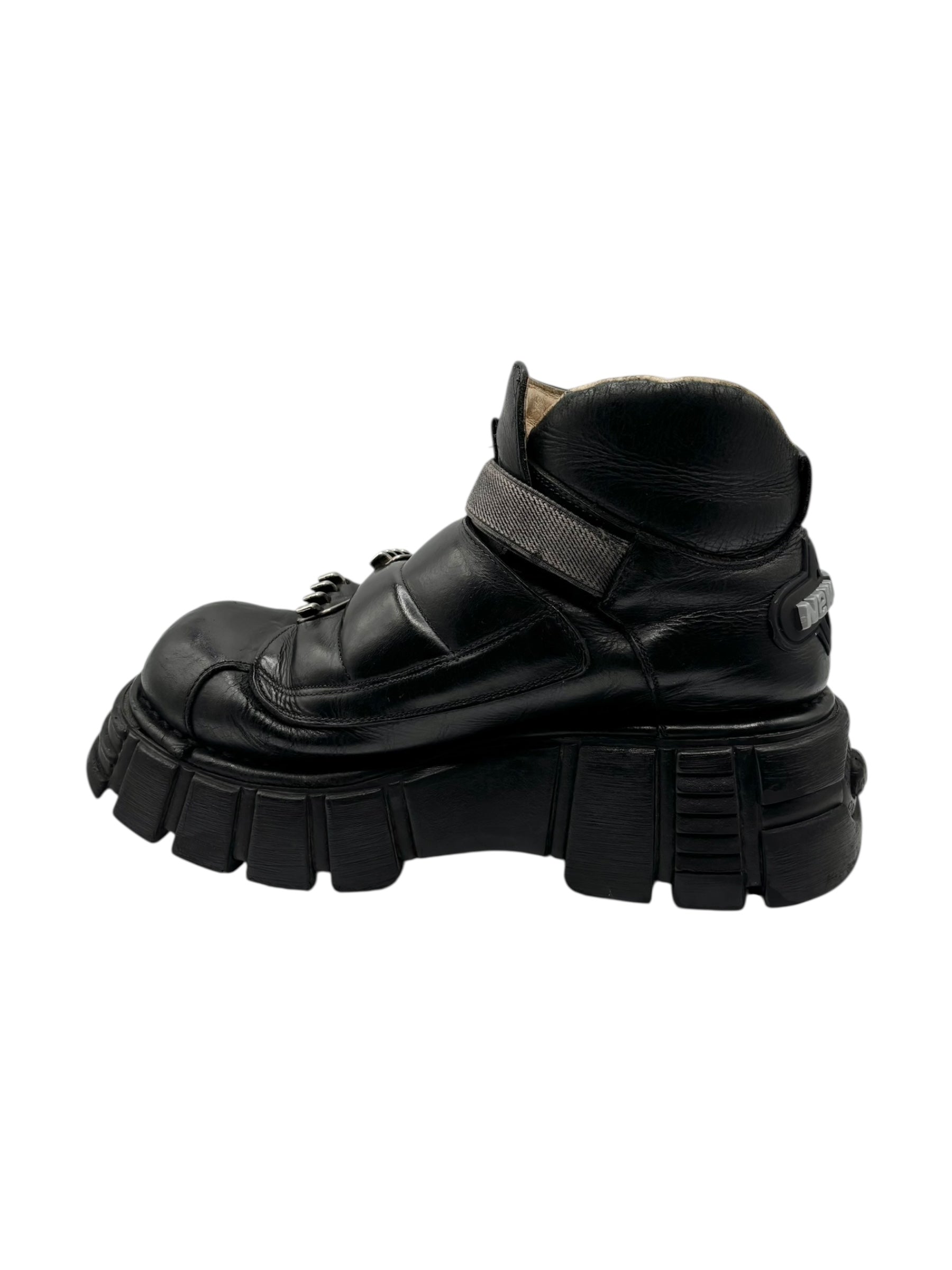 Vintage New Rock triple clasp platform boots size 40