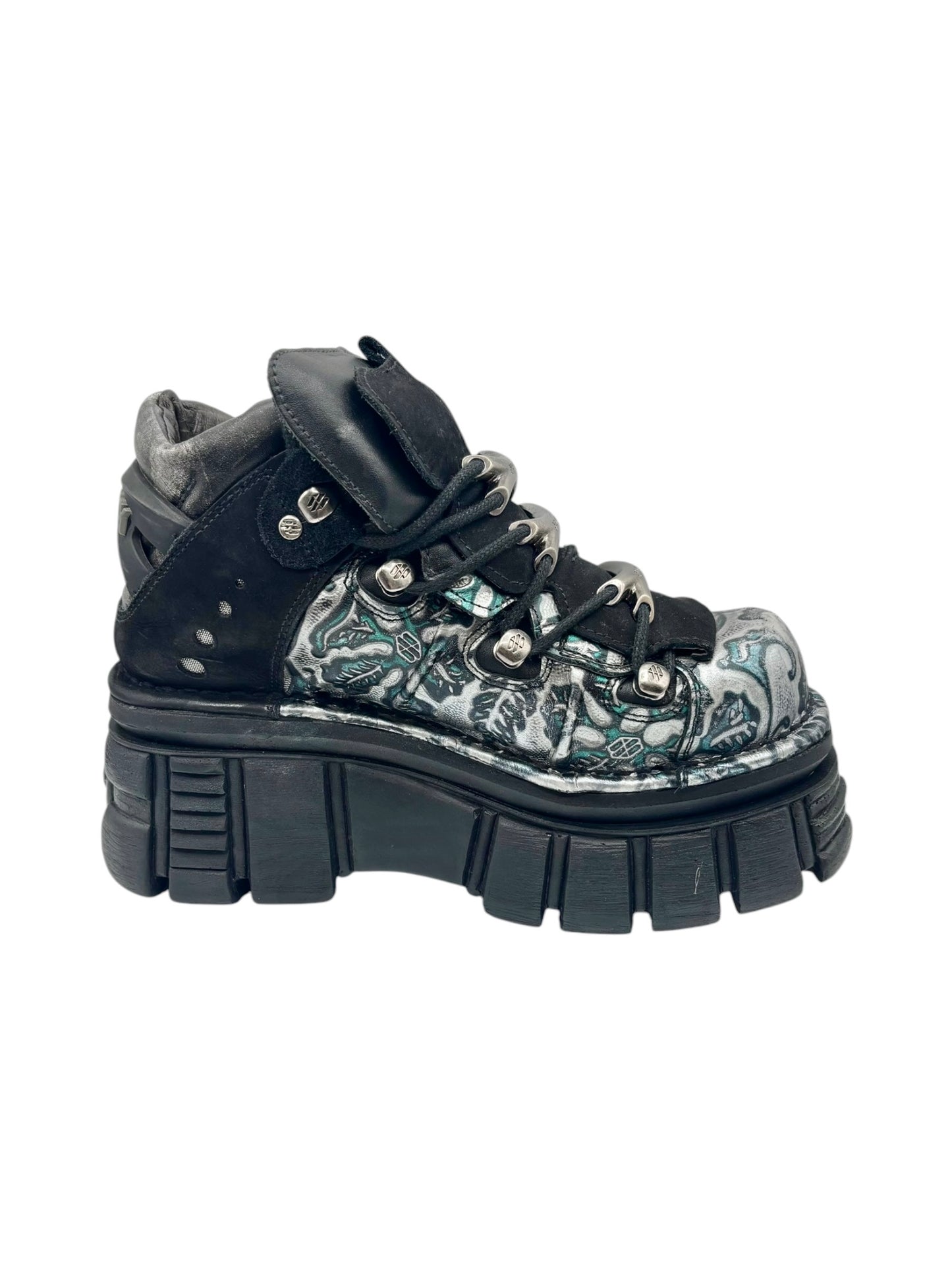 Rare vintage New Rock patterned M106 platform boots size 39