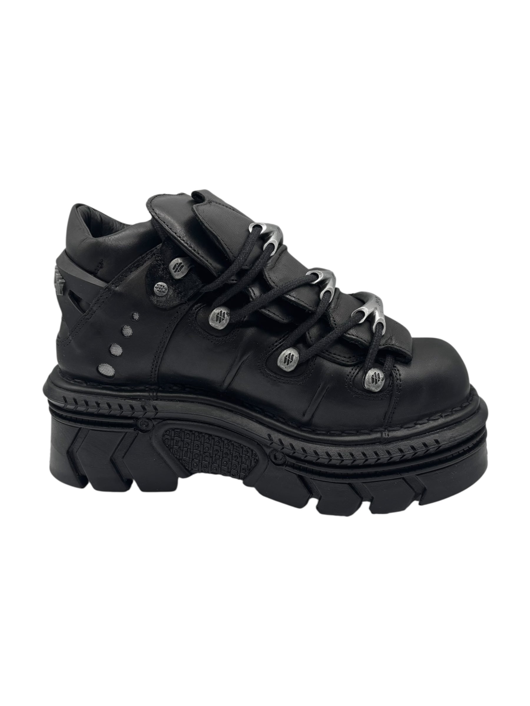 Vintage New Rock M-106-R17 platform boots size 39