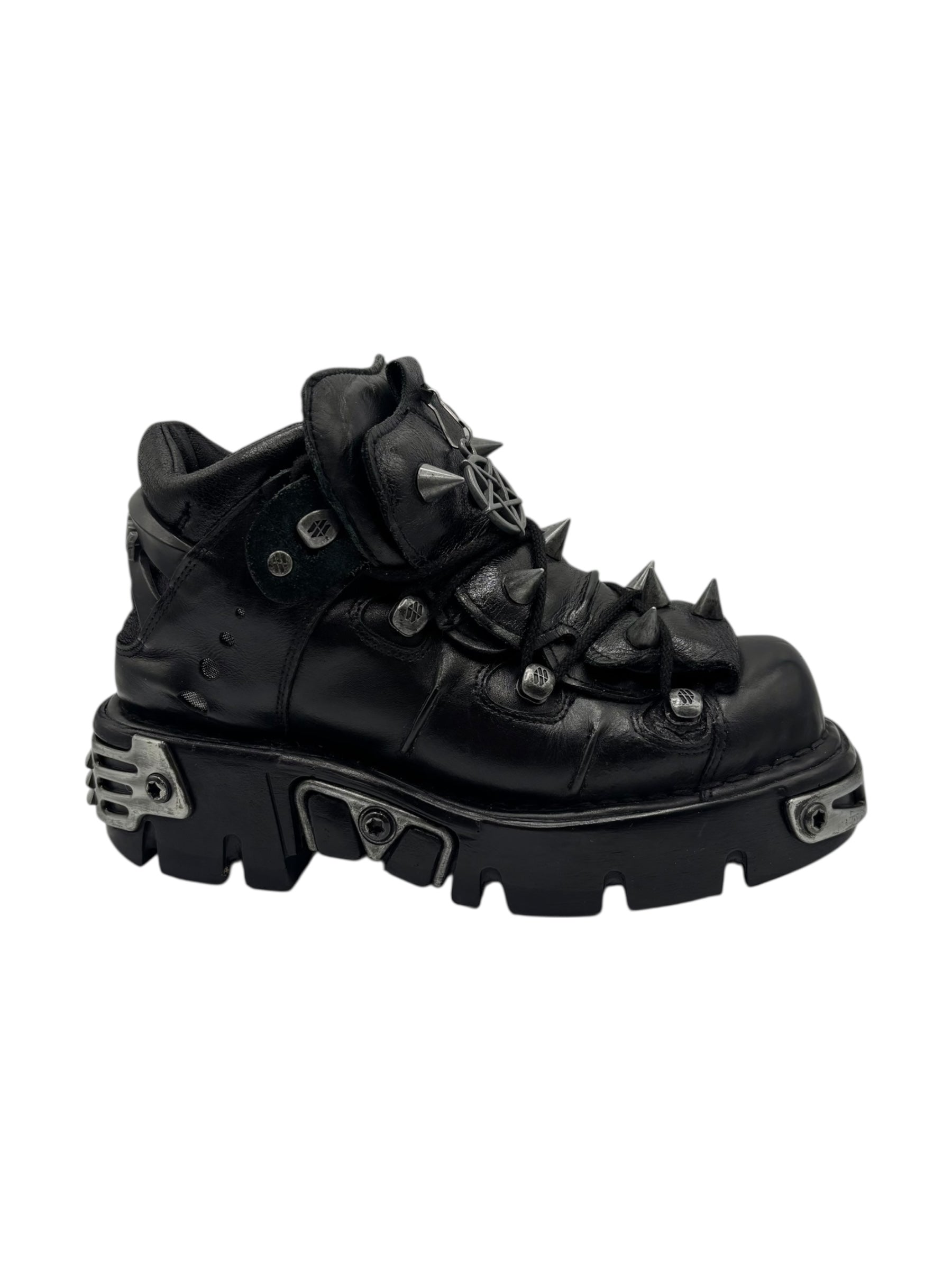 New Rock M106 spiky platform boots size 38