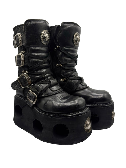 New Rock mid-calf Neptuno platform boots, black leather with lace-up and buckles.