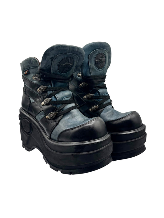 Side view platform lace-up boots, dark blue leather, black chunky sole