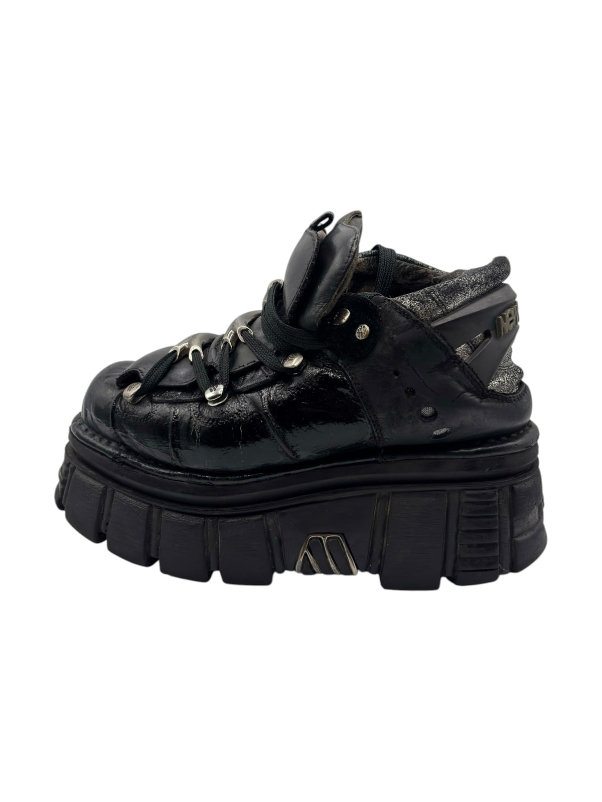 Black Vintage New Rock platform boots with lace-up front and thick molded sole