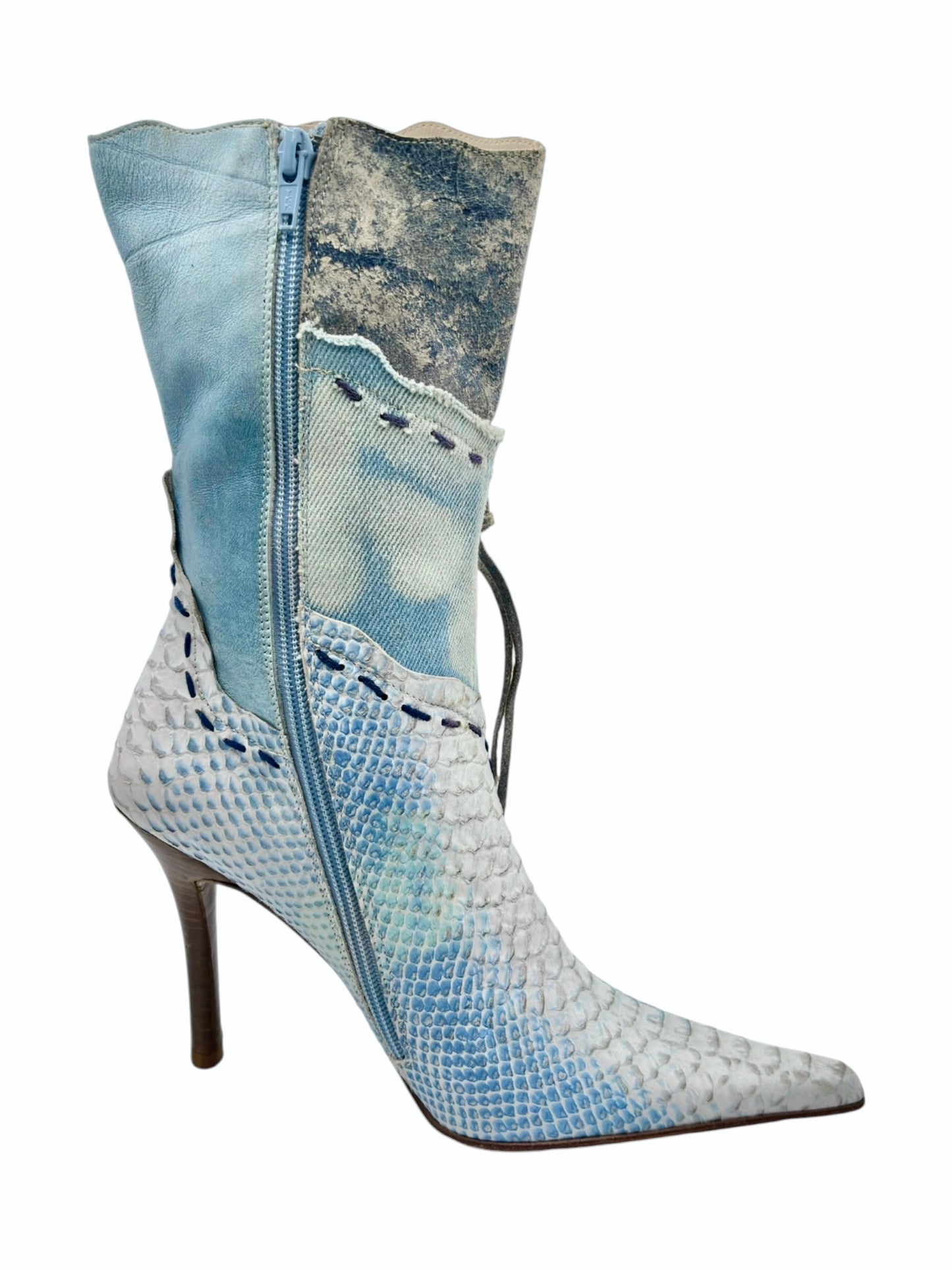 Beautiful vintage El Dantes light blue snake leather heels