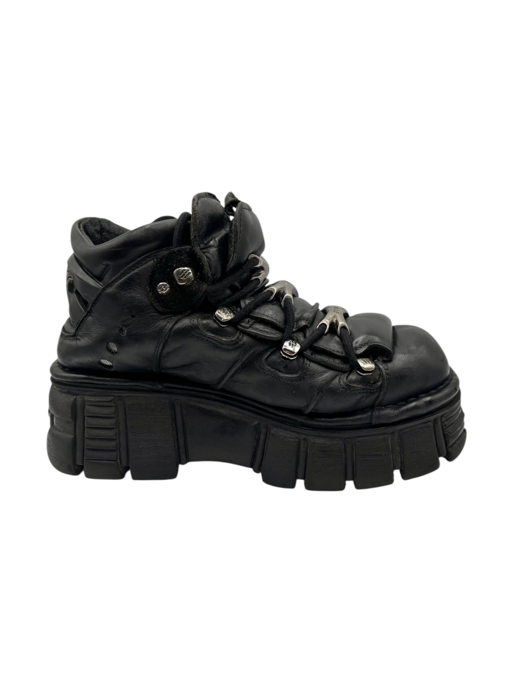 New Rock M106 platform boots size 40