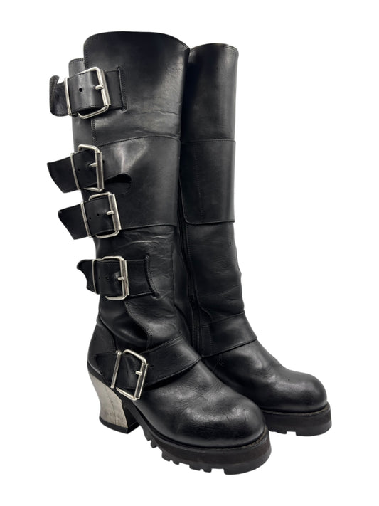 Black knee-high boots with three buckles on side and block heel